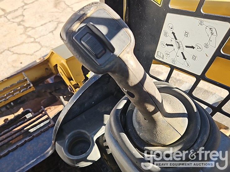 2017-caterpillar-289d-image-30