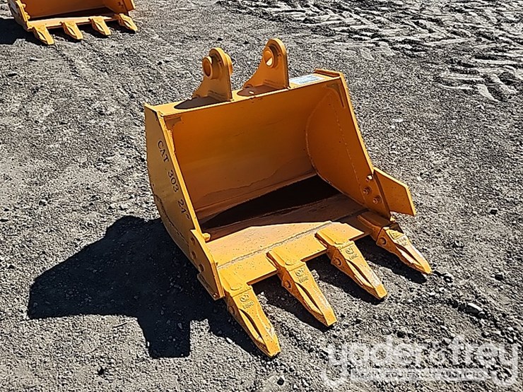 caterpillar-303-image-4