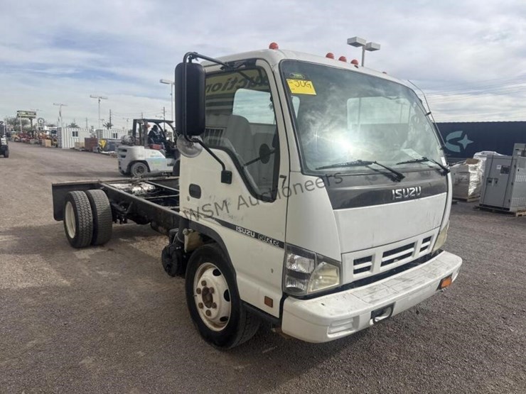 2007-isuzu-nrr-image-4