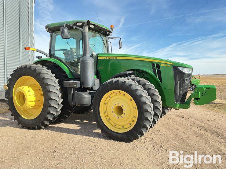 2011-john-deere-8335r-mfwd-tractor-image-3