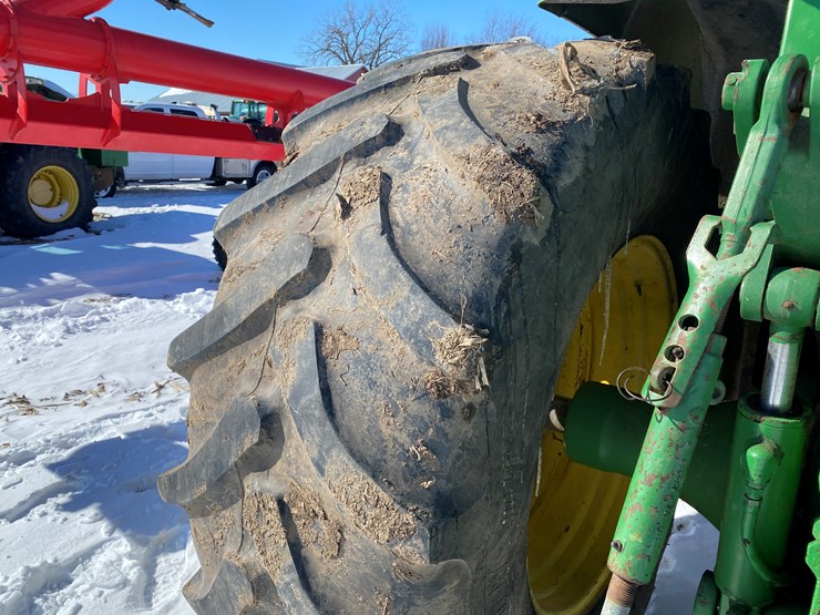 john-deere-8100-image-21