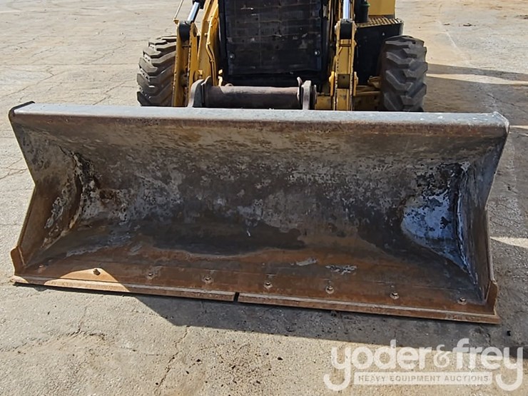 2016-caterpillar-420f2-it-image-10