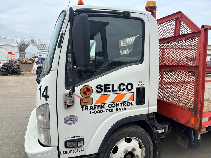 2015-isuzu-npr-xd-image-7