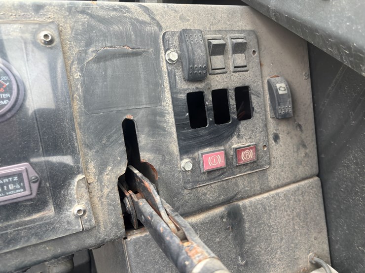 #2310-•-2004-gehl-rs8-telehandler-image-26