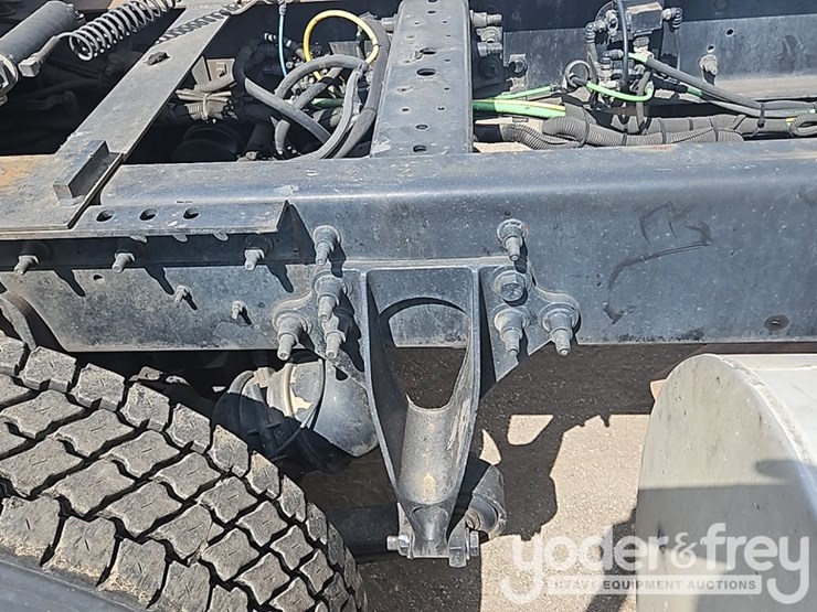 2017-international-8600-image-26