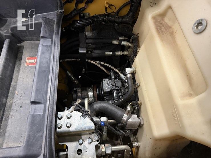 2024-deere-330g-image-18