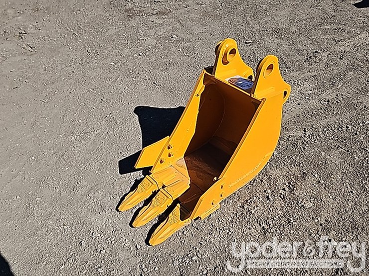 caterpillar-303-image-1