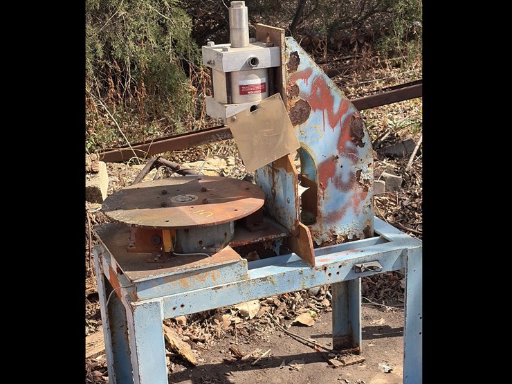 #3-•-press-image-2