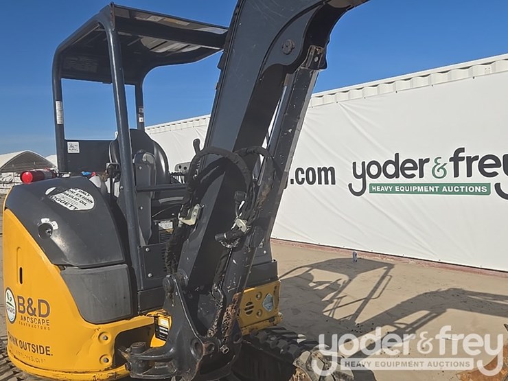 2020-deere-35g-image-45