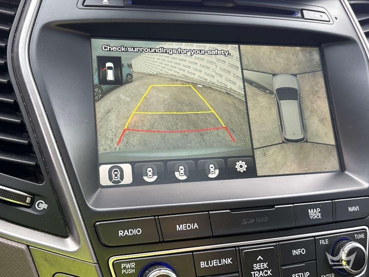 2017-hyundai-santa-fe-image-17