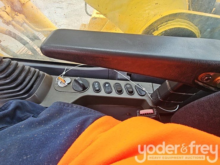 2007-komatsu-pc300-lc-8-image-35