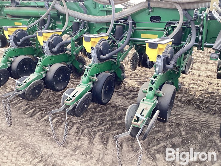 2022-john-deere-1775nt-image-19