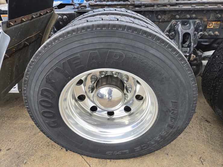 2019-kenworth-t680-image-84