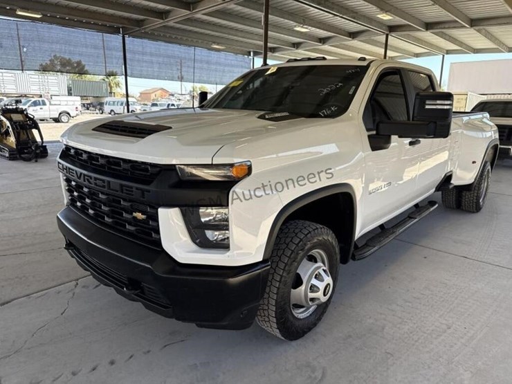 2022-chevrolet-silverado-3500hd-image-4