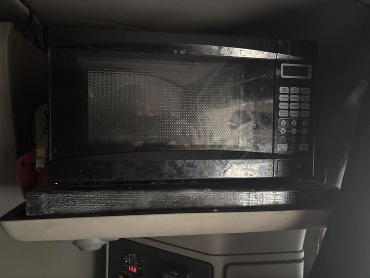 2019-peterbilt-579-image-30