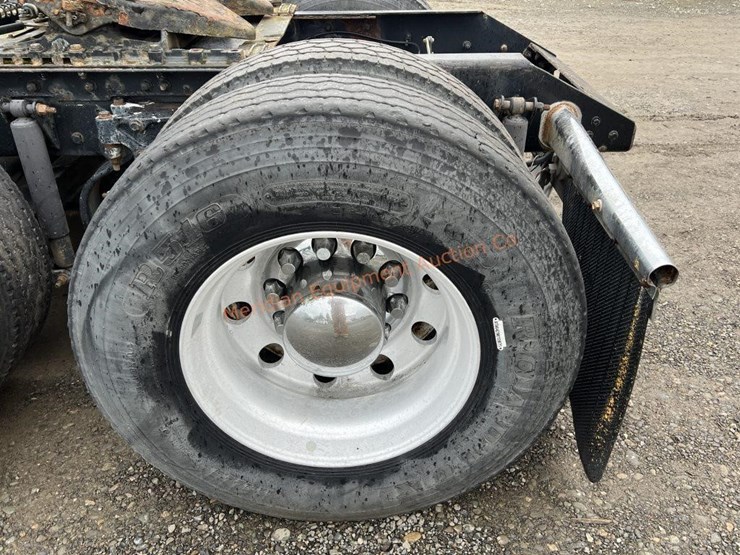 2012-kenworth-t600-image-19