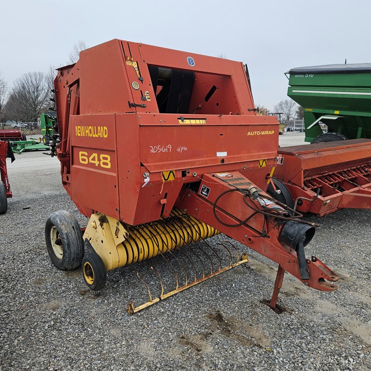 2001 NEW HOLLAND 648