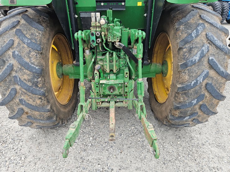 2017-john-deere-6110m-image-18