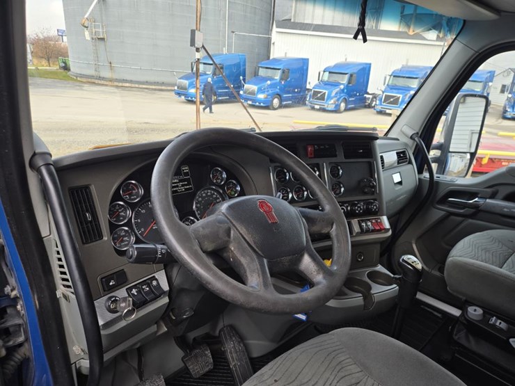 2018-kenworth-t680-image-54