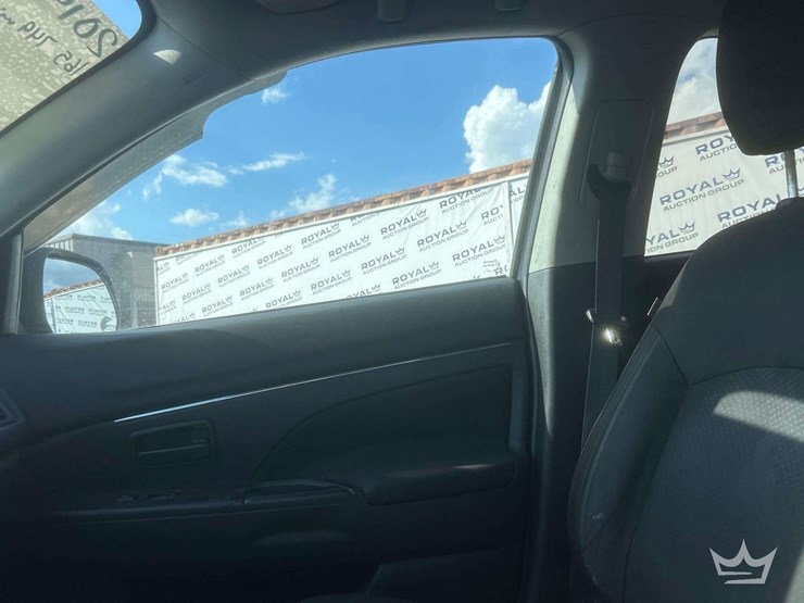 2014-mitsubishi-outlander-image-19