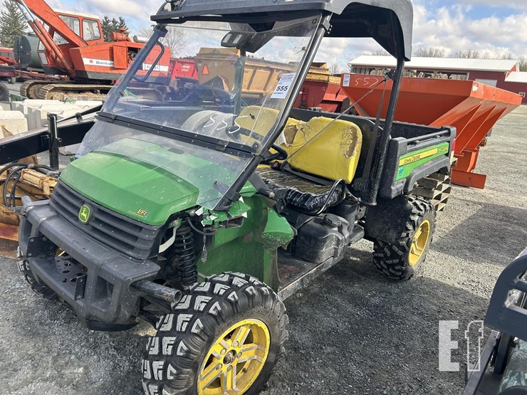john-deere-gator-xuv-625i-image-1