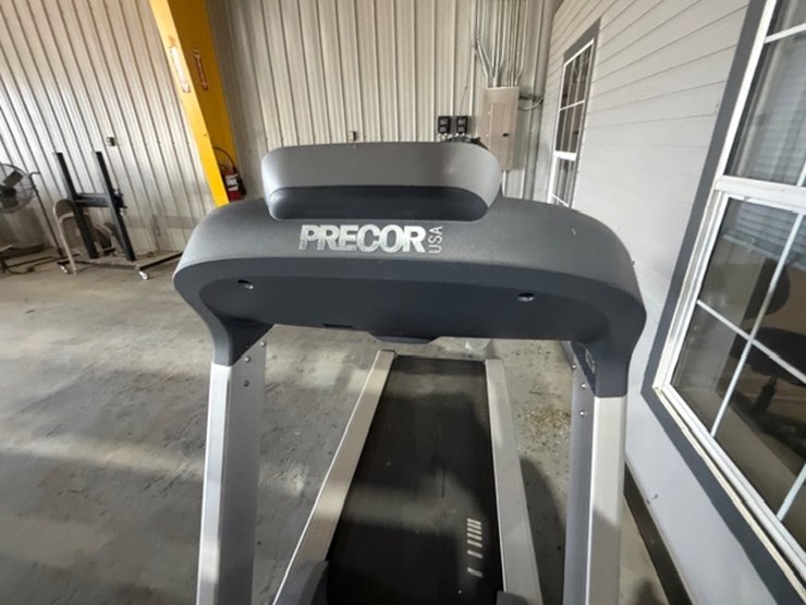 #34120-•-precor-932i-treadmill-image-5