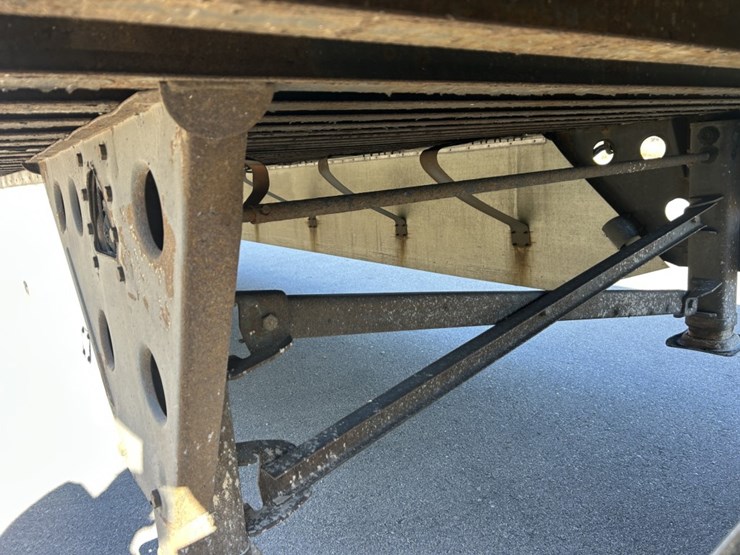 2014-utility-53'-image-38