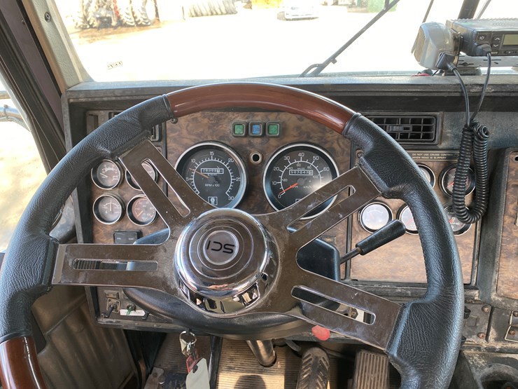 1998-kenworth-t800-image-41