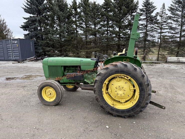 john-deere-2040-image-3