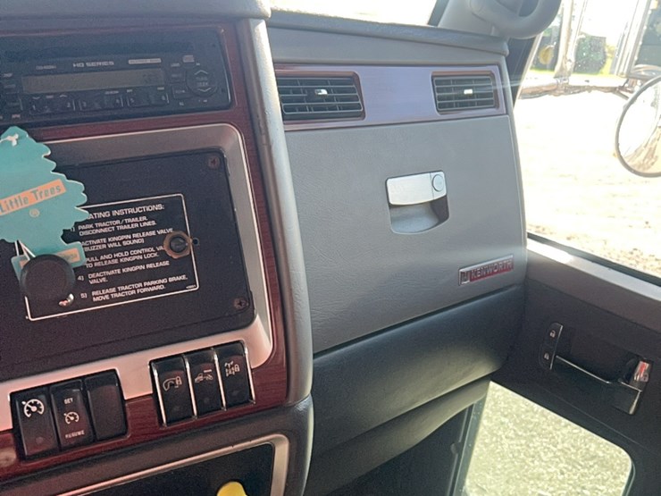 2007-kenworth-t800-image-60