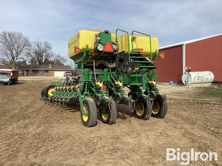 2022-john-deere-1775nt-image-7