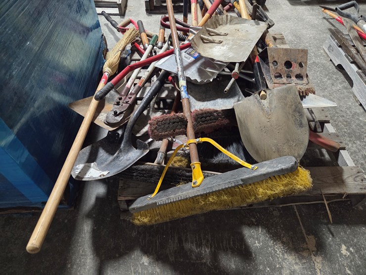 #5436-•-pallet-of-shovels,-brooms,-and-more-image-3