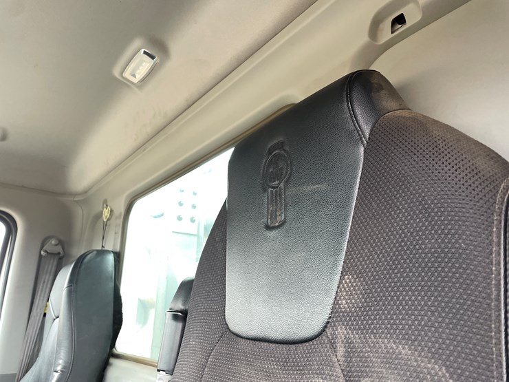 2019-kenworth-t880-image-69