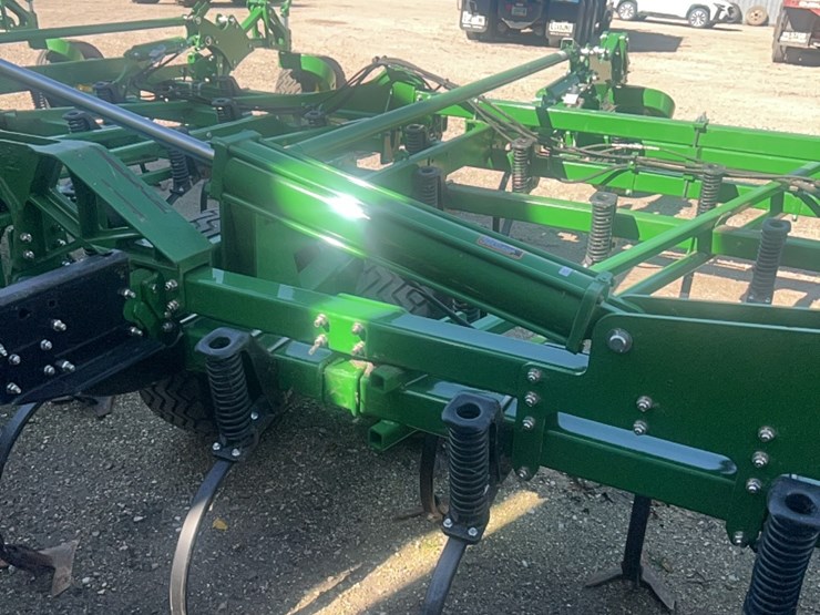 2024-john-deere-52-image-92