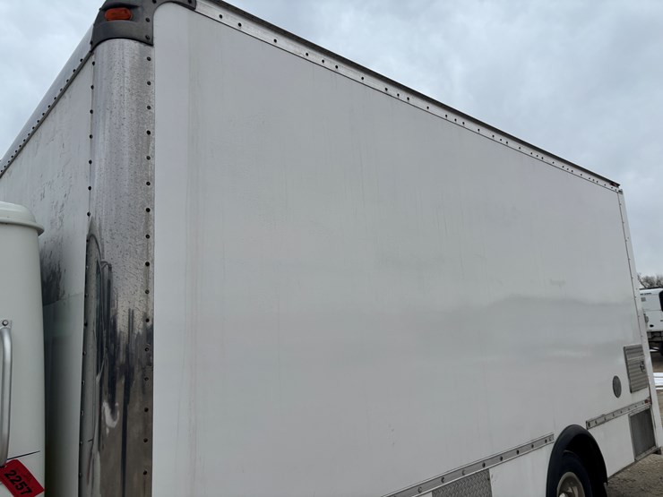 2002-international-4700-image-39