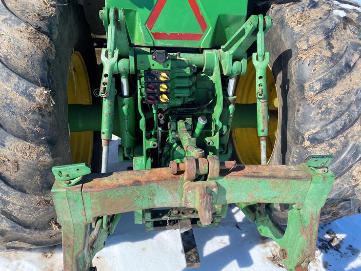 john-deere-8100-image-22