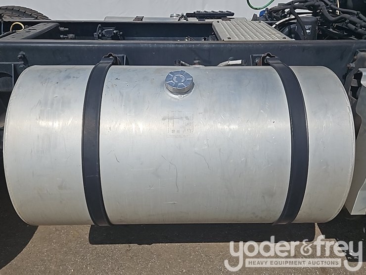 2017-international-8600-image-30