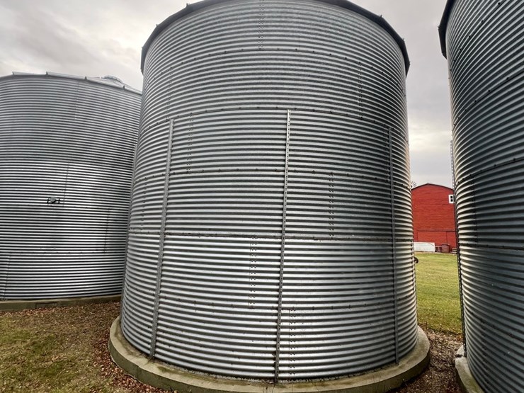 lot-24.-3,250-bu.-columbian-grain-bin-to-be-moved-(bin-2)-image-9