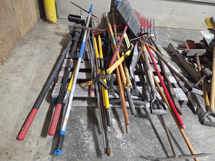 #5428-•-pallet-of-shovels,-brooms,-squeegees,-and-more-image-3