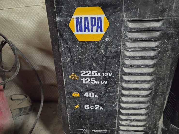 #5421-•-(2)-napa-battery-chargers-and-(1)-shop-vac-image-5