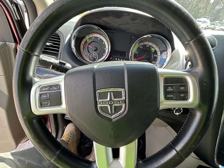 2017-dodge-grand-caravan-image-13