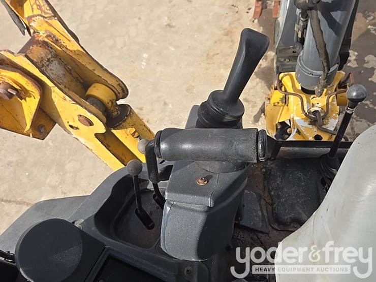 2010-deere-310sj-image-81