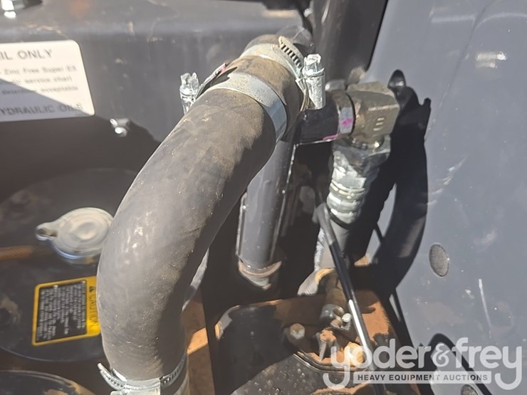 2020-deere-35g-image-59