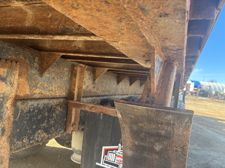 2005-sterling-lt8500-image-56