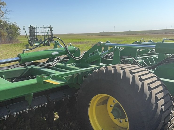 2023-john-deere-h-image-61