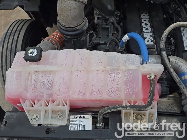 2019-peterbilt-579-image-55