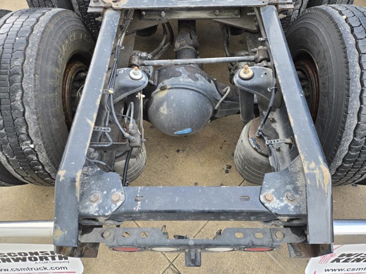 2019-kenworth-t680-image-44