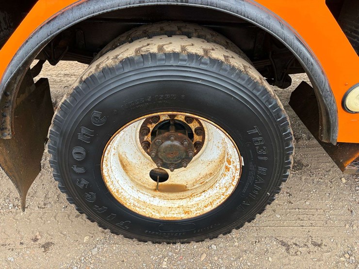 2004-international-durastar-4300-image-8