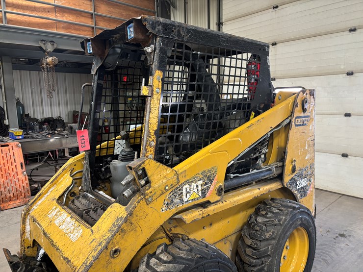 2013-caterpillar-226b3-image-7