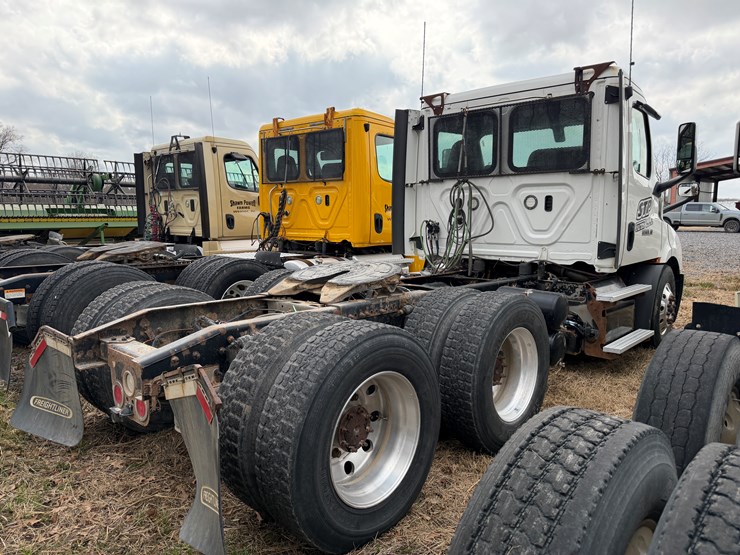 #40953-•-2019-freightliner-cascadia-t/a-daycab-truck-tractor-3akjhtdv4kskd3197-image-3